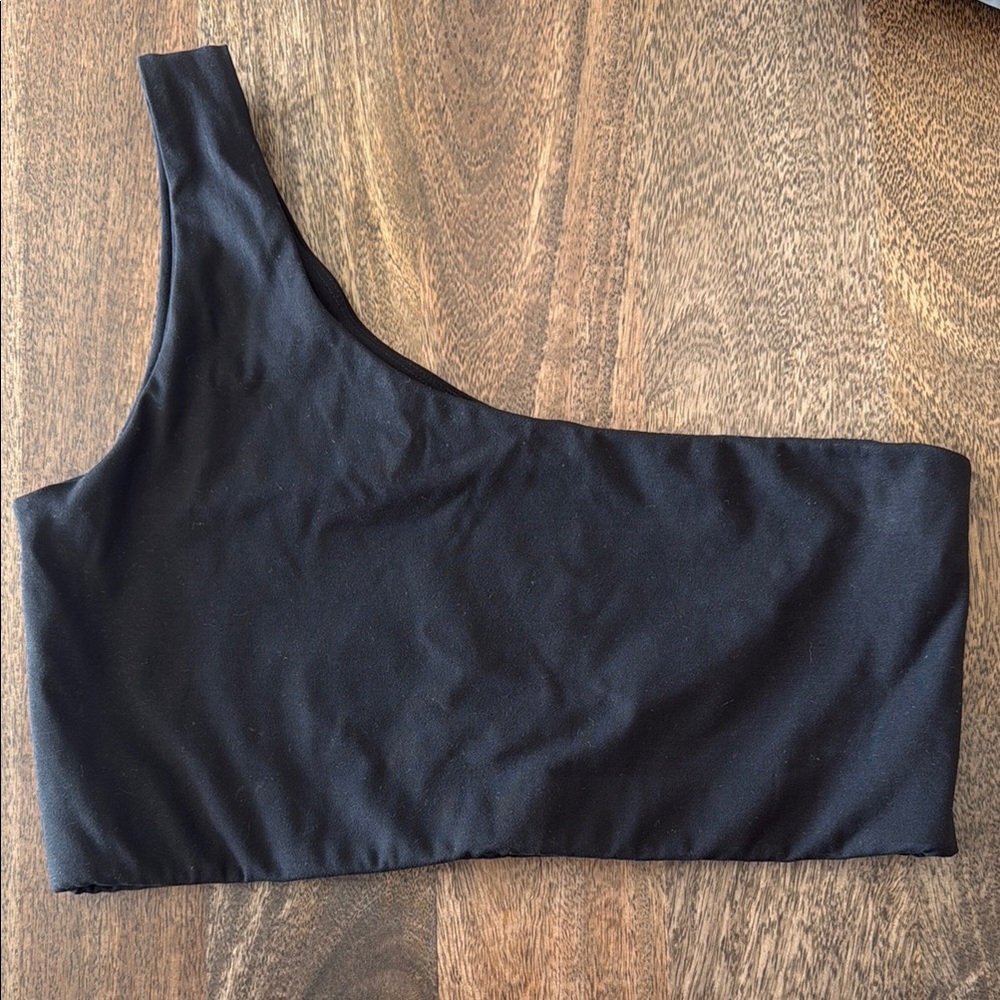 Paragon Cold Shoulder Crop